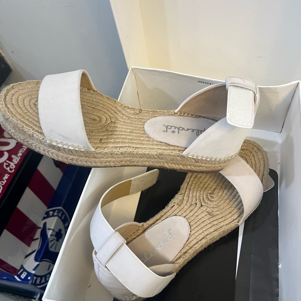 Splendid Espadrille in good condition.